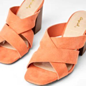 👡🧡 NWT Qupid Dorcas Suedette Sandals in Ash Coral - size: 6.5 👡🧡
